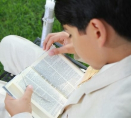 Plano de leitura bíblica infantil (12 semanas, 2025): trilhas por idade e rotina de 15–20 minutos